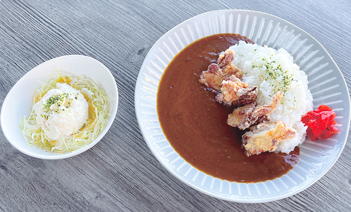 唐揚げカレーライス サラダ付き