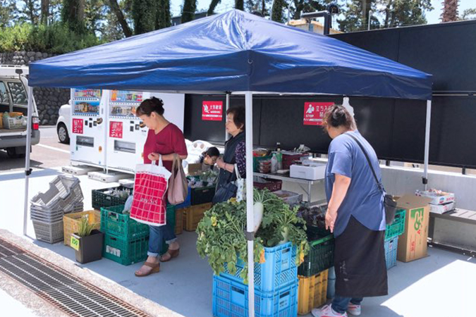 静岡　用宗みなと温泉　野菜販売１